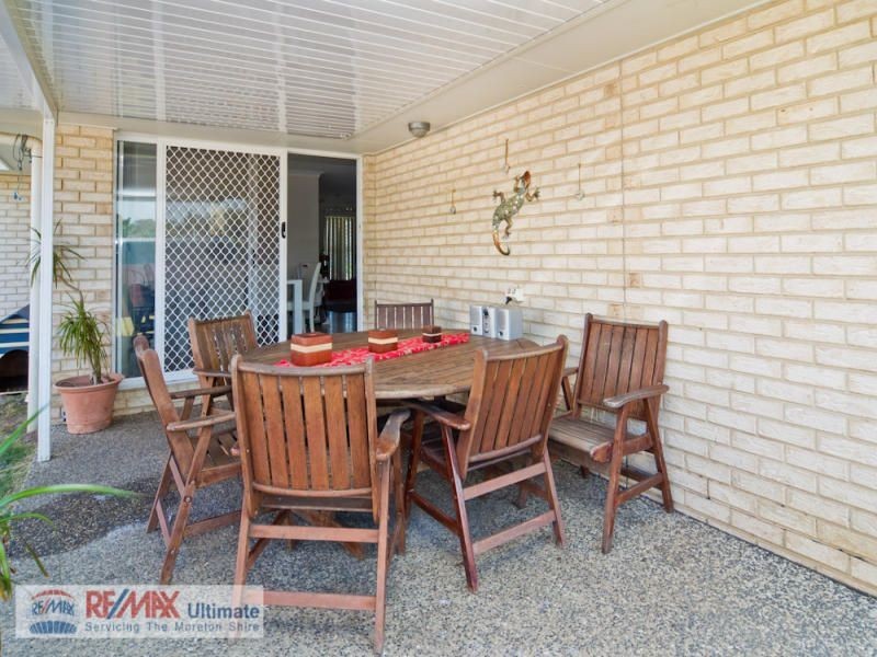 10 Adam Street, Beachmere QLD 4510