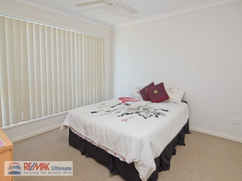 10 Adam Street, Beachmere QLD 4510