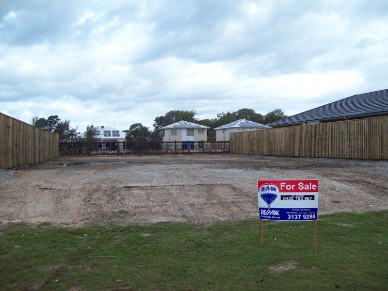 27 Adam Street, Beachmere QLD 4510