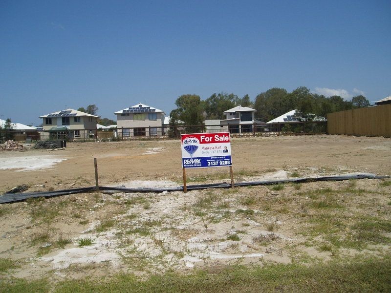 33 Adam Street, Beachmere QLD 4510