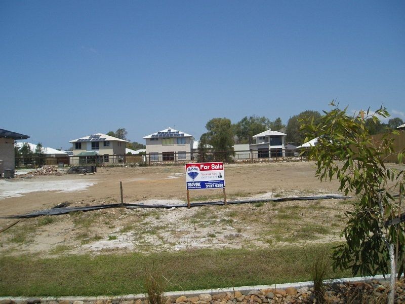 33 Adam Street, Beachmere QLD 4510