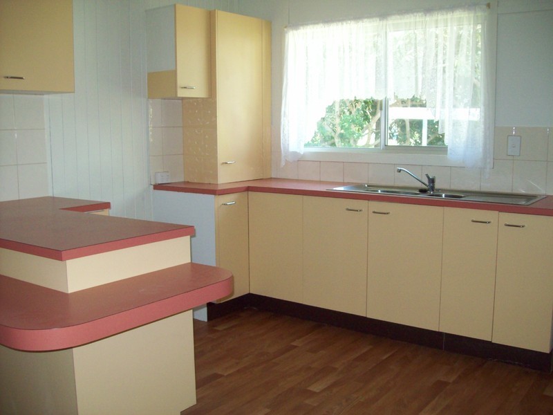 89  Biggs Avenue, Beachmere QLD 4510