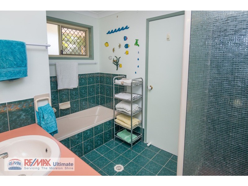 19 Intrepid Court, Beachmere QLD 4510
