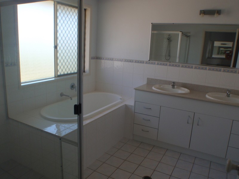 23 MARINER CT, Newport QLD 4020