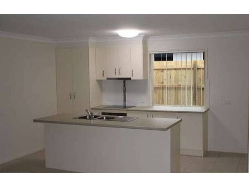 7 Chase Crescent, North Lakes QLD 4509
