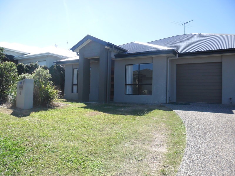 1/4 Player Street, North Lakes QLD 4509