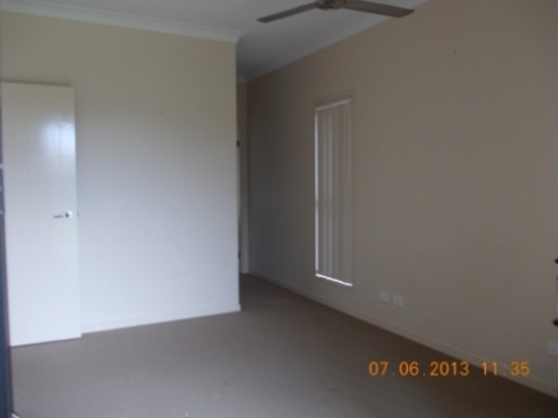 1/4 Player Street, North Lakes QLD 4509