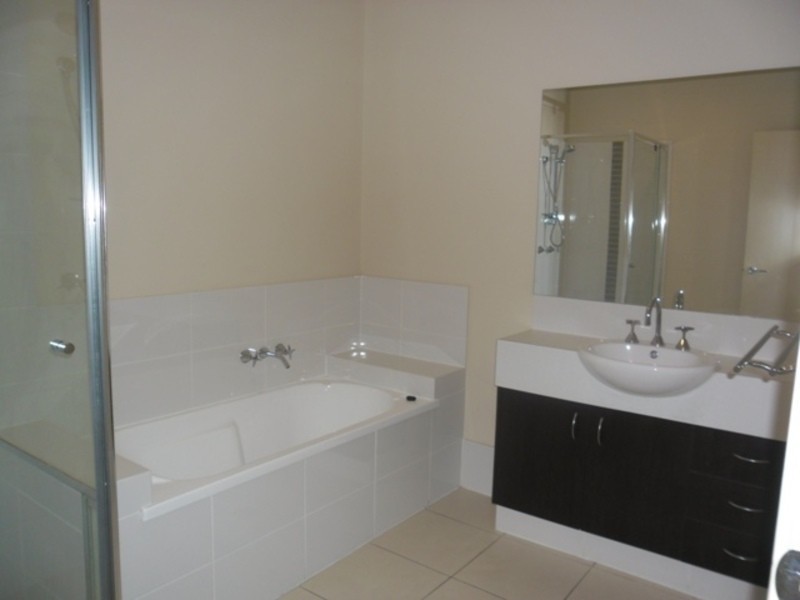1/4 Player Street, North Lakes QLD 4509