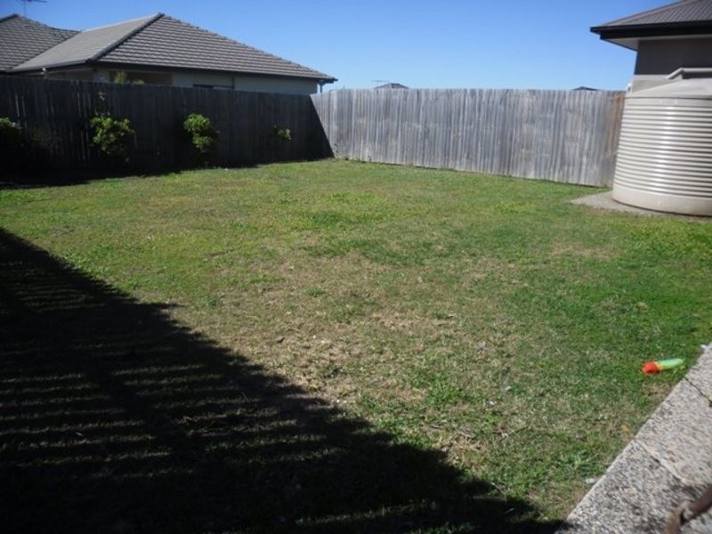 1/4 Player Street, North Lakes QLD 4509