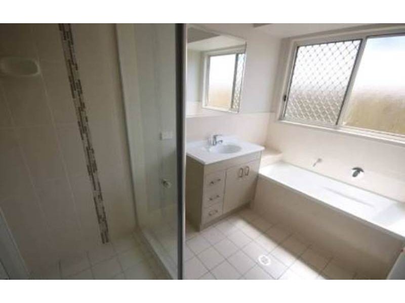 27 Newmarket Drive, Morayfield QLD 4506