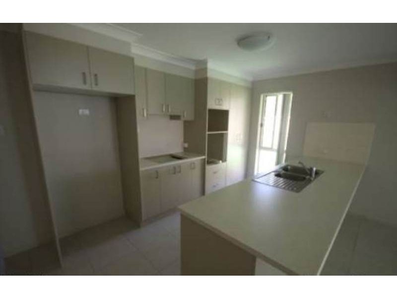 27 Newmarket Drive, Morayfield QLD 4506