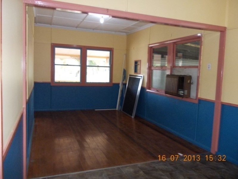 5 Main Street, Beachmere QLD 4510