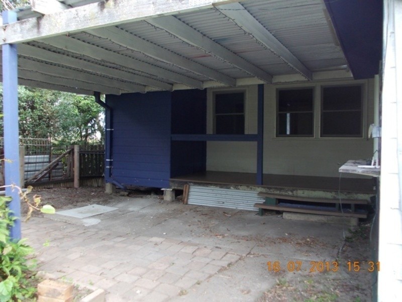 5 Main Street, Beachmere QLD 4510