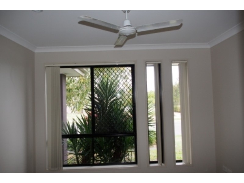 58 Nicklaus Parade, North Lakes QLD 4509