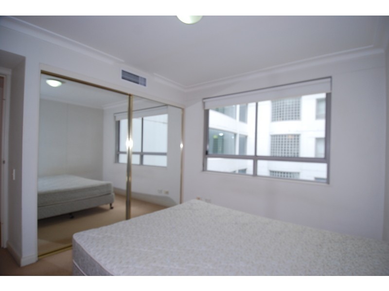 1005/12 Glen Street, Milsons Point NSW 2061