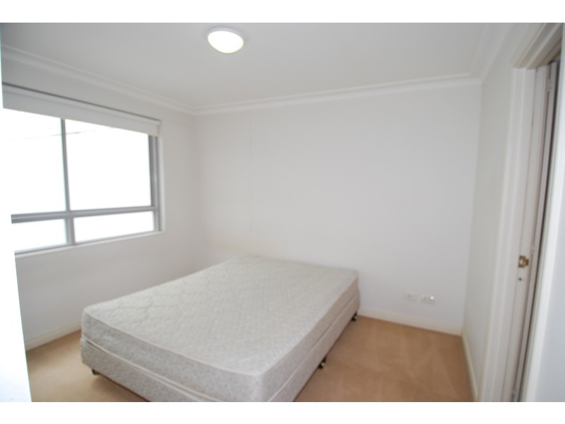 1005/12 Glen Street, Milsons Point NSW 2061
