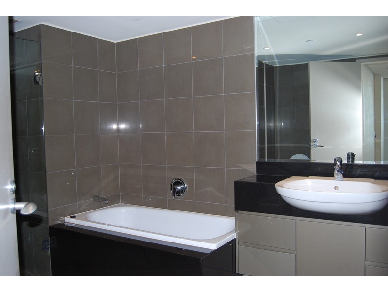 802/2 Dind Street, Milsons Point NSW 2061