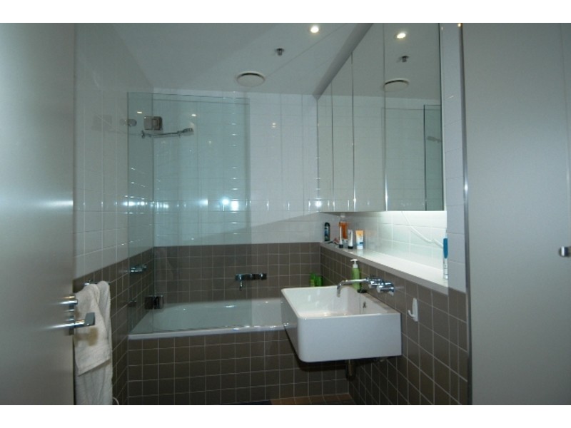 806/8 Glen Street, Milsons Point NSW 2061