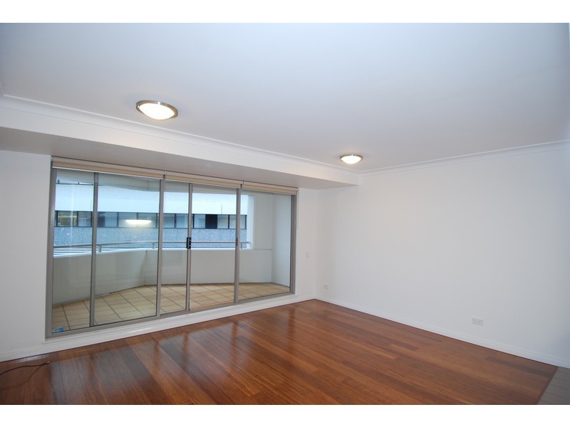 1106/12 Glen Street, Milsons Point NSW 2061