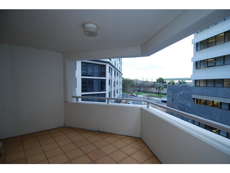 1106/12 Glen Street, Milsons Point NSW 2061