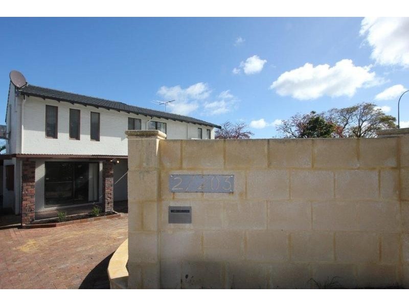 2/203 Labouchere Road, Como WA 6152
