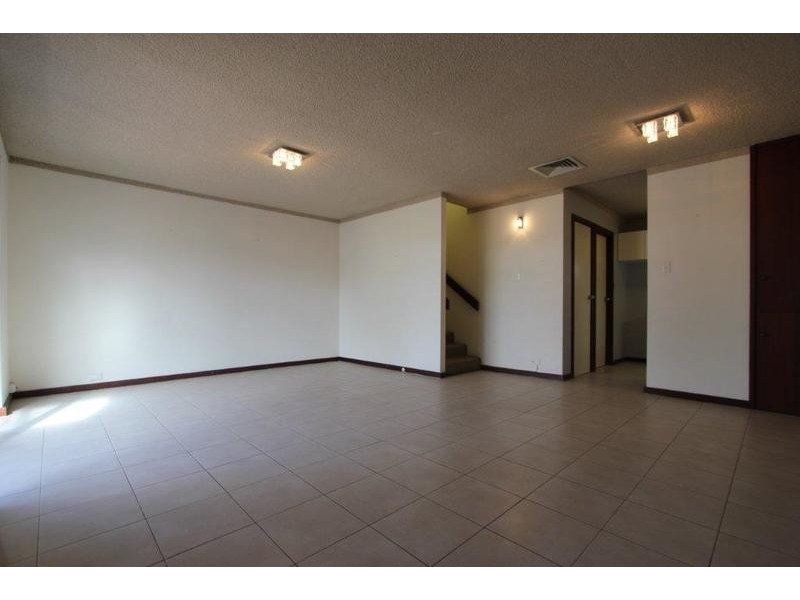 2/203 Labouchere Road, Como WA 6152