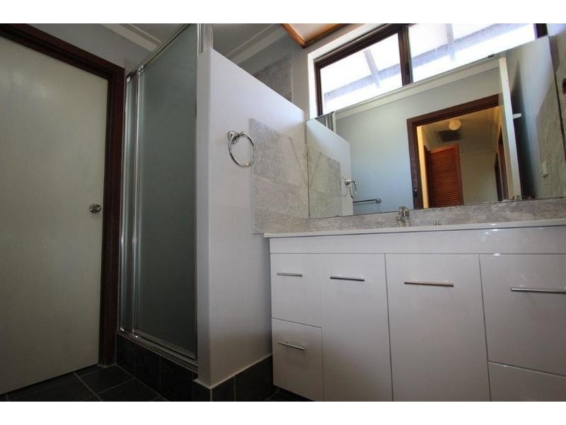 2/203 Labouchere Road, Como WA 6152