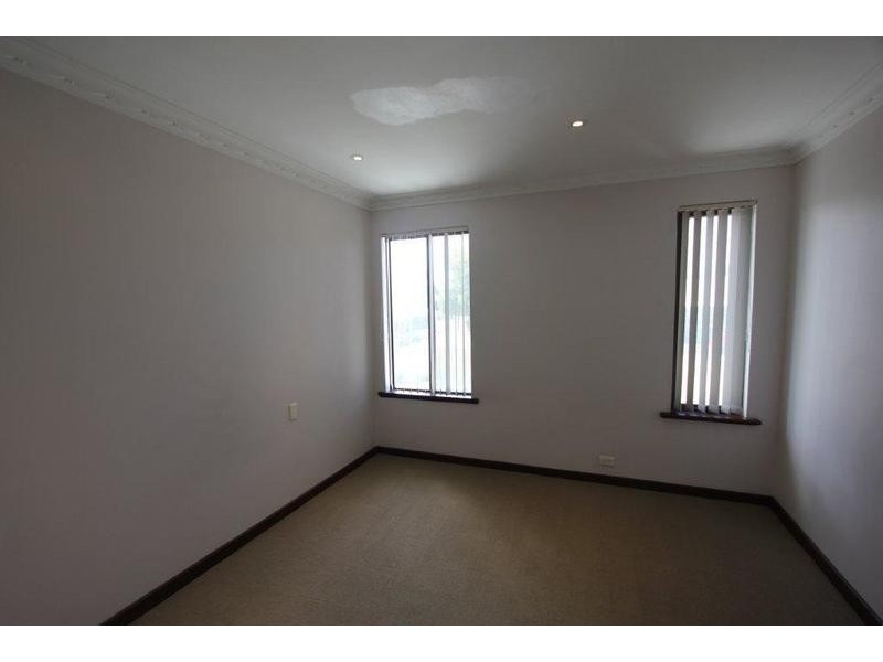 2/203 Labouchere Road, Como WA 6152