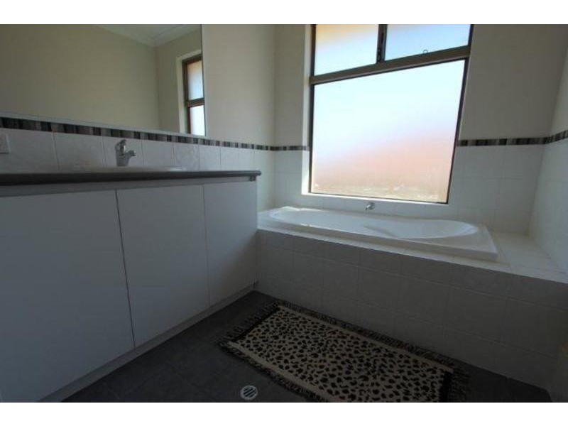 2/12 Salisbury Road, Rivervale WA 6103