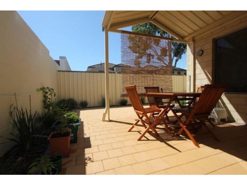 2/12 Salisbury Road, Rivervale WA 6103