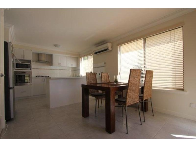 2/12 Salisbury Road, Rivervale WA 6103