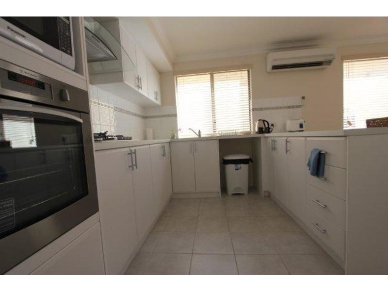 2/12 Salisbury Road, Rivervale WA 6103