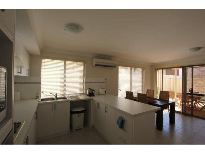 2/12 Salisbury Road, Rivervale WA 6103