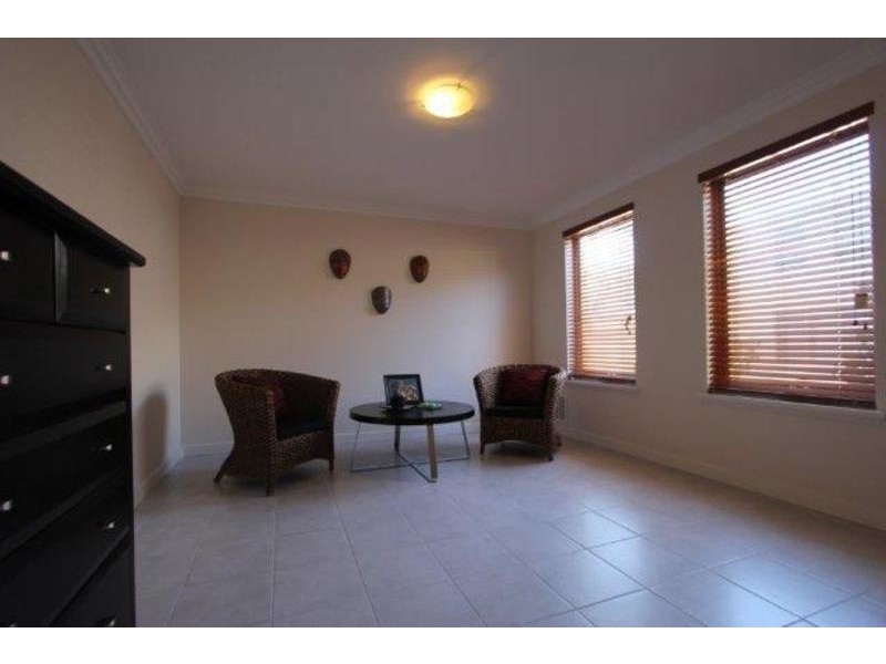 2/12 Salisbury Road, Rivervale WA 6103