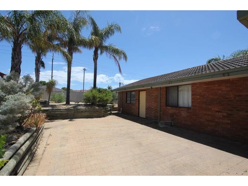 2 Mapleton Place, Duncraig WA 6023