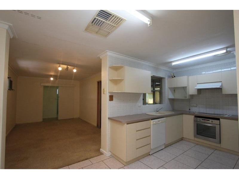 16 Morago Crescent, Cloverdale WA 6105