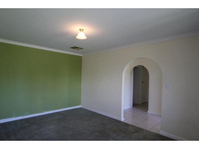 16 Morago Crescent, Cloverdale WA 6105