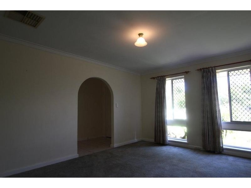 16 Morago Crescent, Cloverdale WA 6105