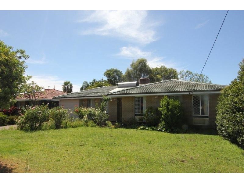 16 Morago Crescent, Cloverdale WA 6105