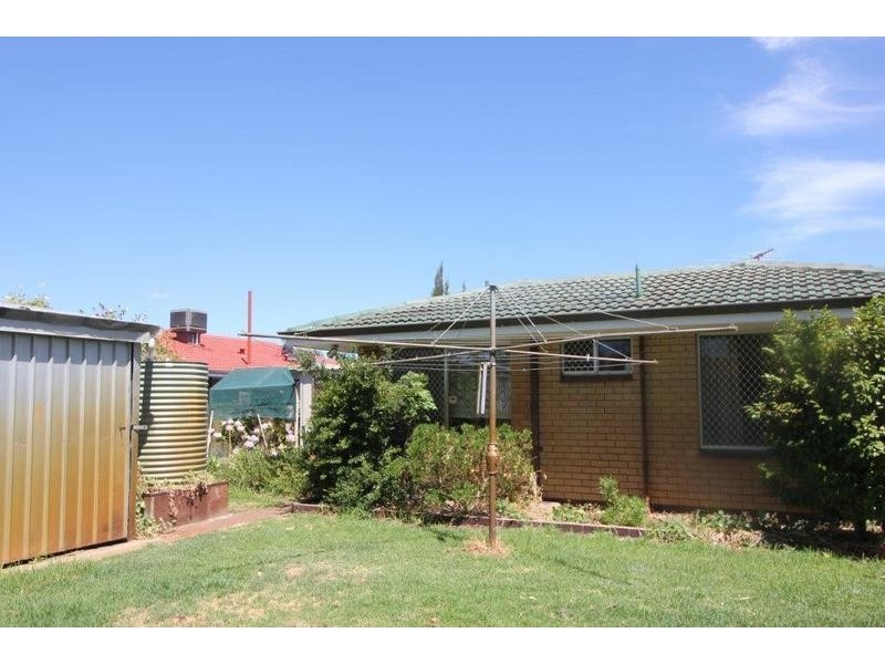 16 Morago Crescent, Cloverdale WA 6105