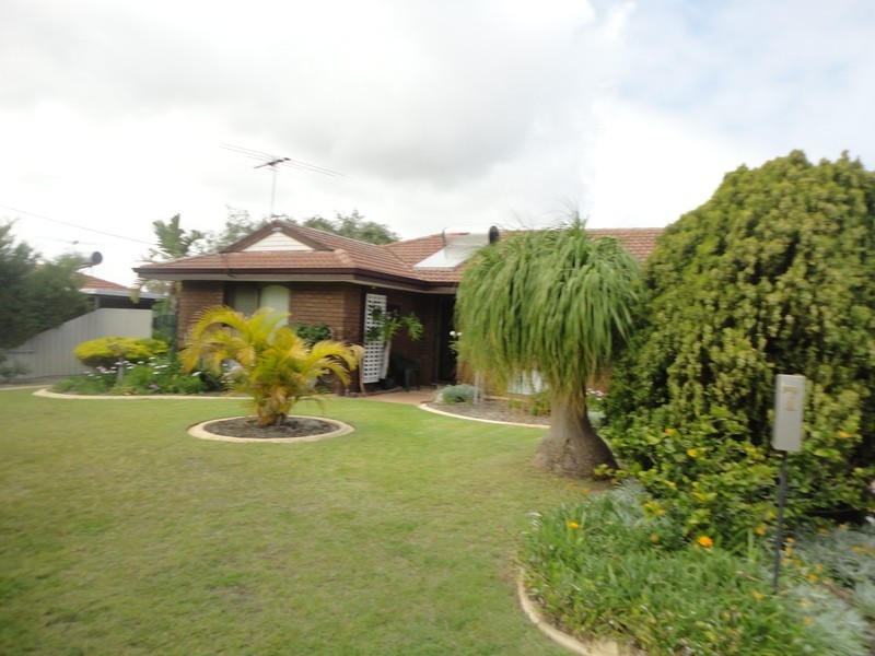 7 Rudall Way, Padbury WA 6025
