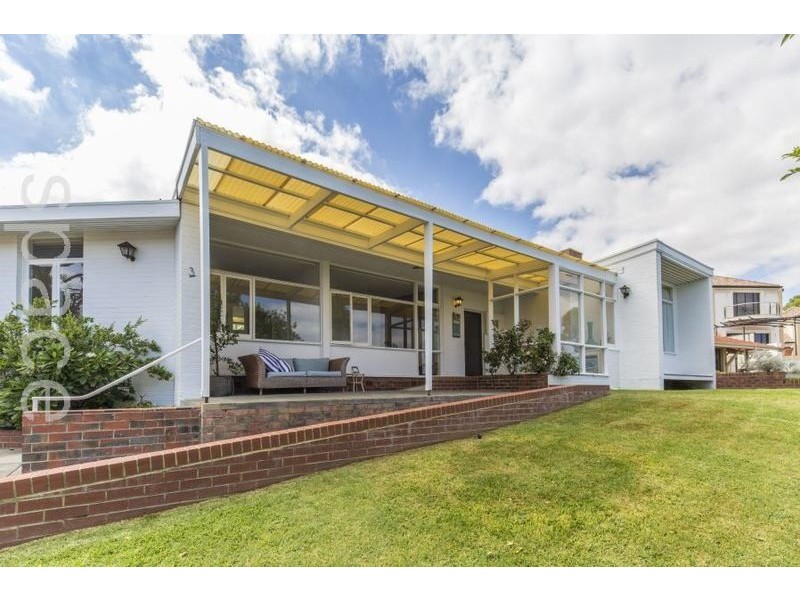 3 Dodonia Gardens, City Beach WA 6015