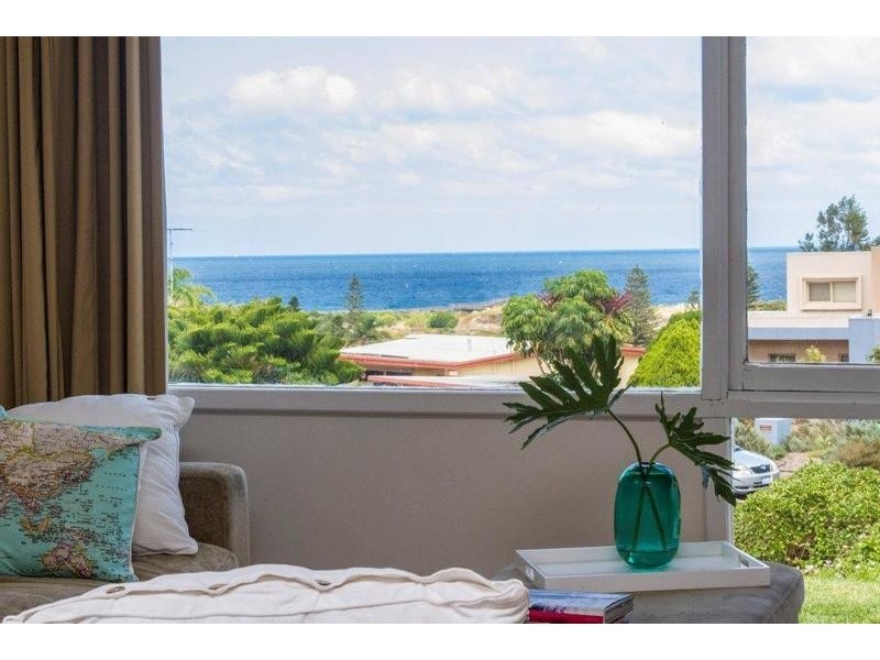 3 Dodonia Gardens, City Beach WA 6015