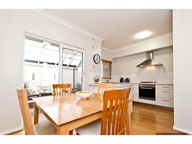 C/4 Stuart Street, Perth WA 6000