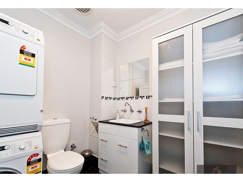 C/4 Stuart Street, Perth WA 6000