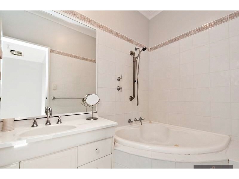 C/4 Stuart Street, Perth WA 6000