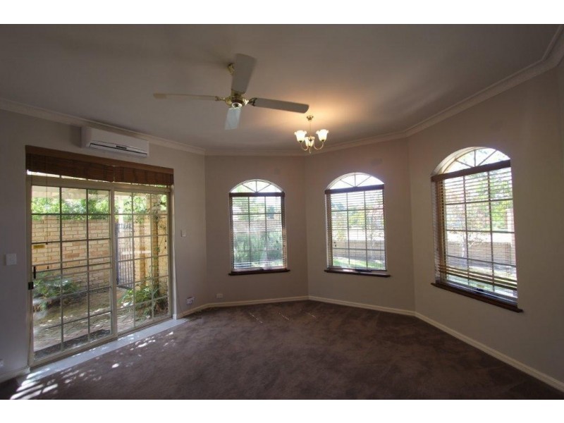 27 Neesham Street, Booragoon WA 6154