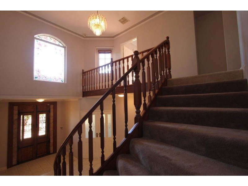 27 Neesham Street, Booragoon WA 6154