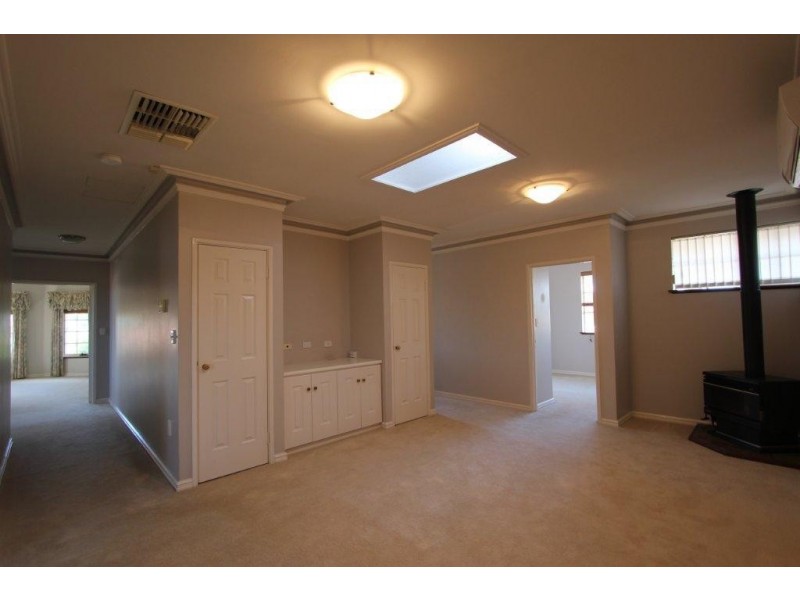 27 Neesham Street, Booragoon WA 6154