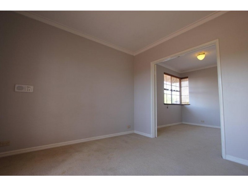 27 Neesham Street, Booragoon WA 6154